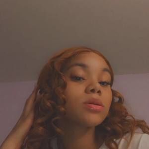 Meet your Posher, Shea